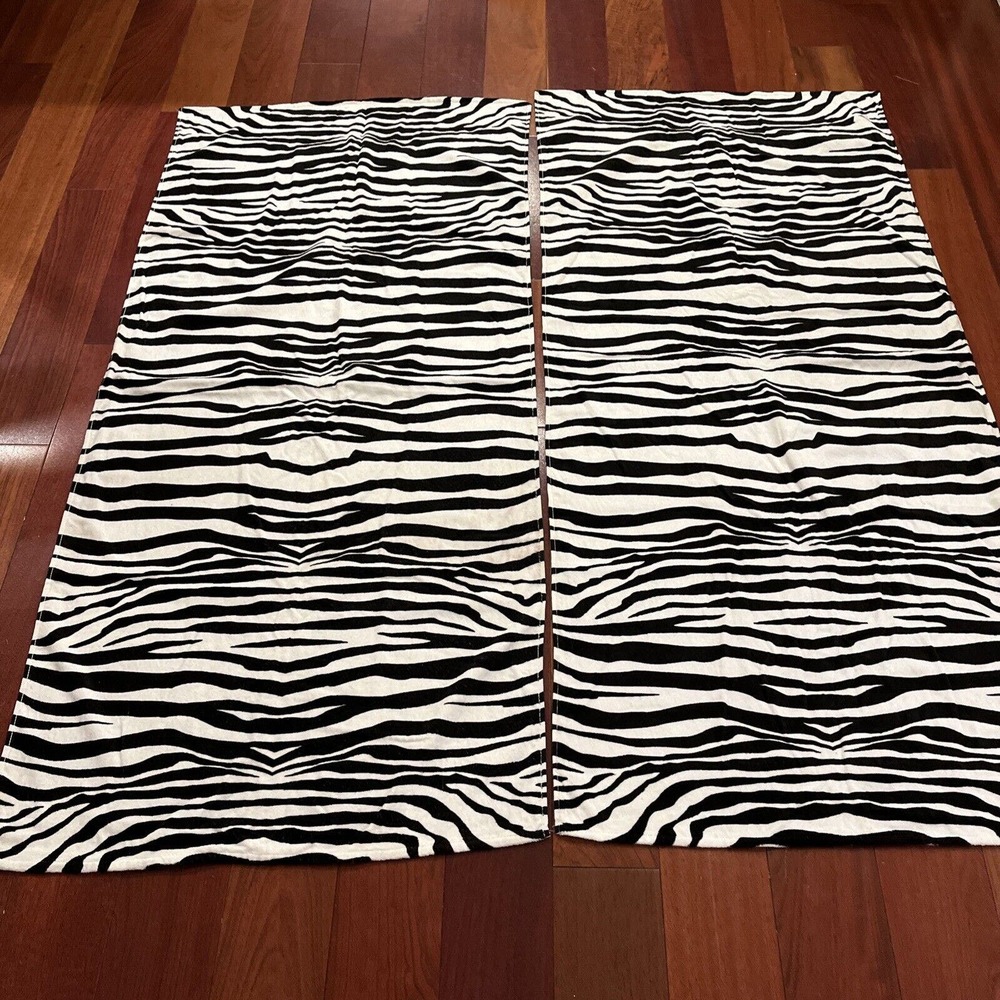 Pair, 2 Zebra Stripes Striped Beach Bath Towels Black and White 27”x58”